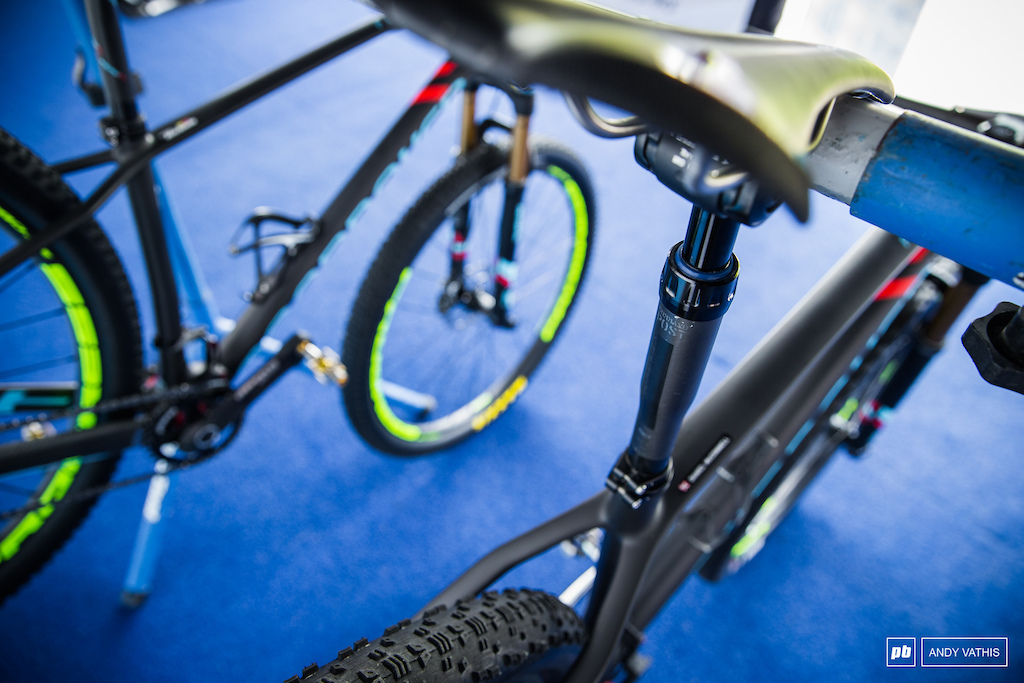 Mondraker is sporting an interesting dropper post spotted on one of their bikes.